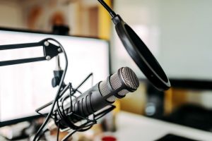 como grabar un podcast a distancia